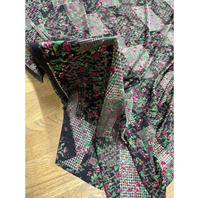 画像8: 生地：花柄ポリエステル100％プリントニット（黒）