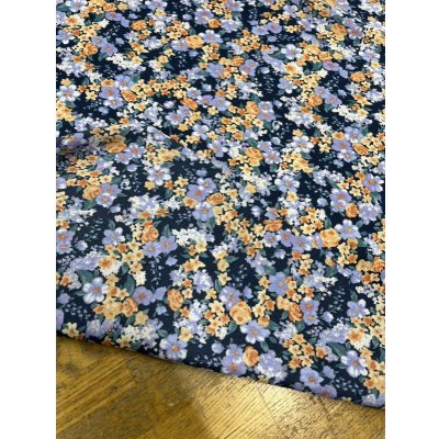 画像3: 生地：ダブル幅ポリエステル100％花柄プリント（紺／ラベンダー）