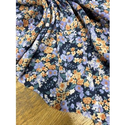 画像5: 生地：ダブル幅ポリエステル100％花柄プリント（紺／ラベンダー）