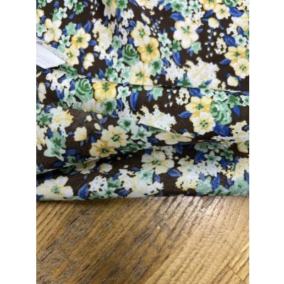 画像4: 生地：ダブル幅ポリエステル100％花柄プリント（茶／黄色）