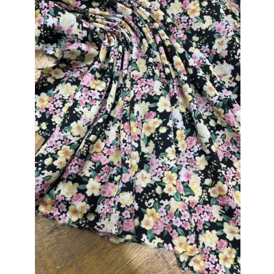 画像5: 生地：ダブル幅ポリエステル100％花柄プリント（黒／黄色）