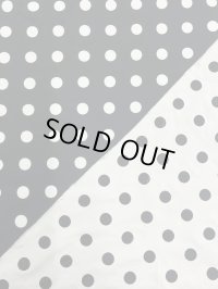 生地：ポリエステル100％Wフェイスドットジャガード（黒／白）