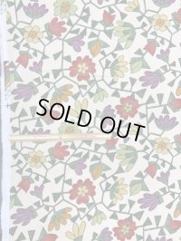 生地：花柄ポリエステル（生成）