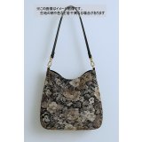 生地：ゴブラン織り風花柄プリント（ベージュ）