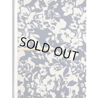 生地：花柄（グレージュ／紺）