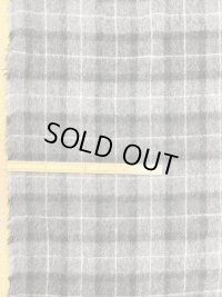 生地：ウールポリ混チェック柄ウールシャギー（グレー／黒）