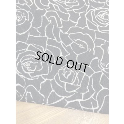 画像3: 生地：透かし編みポリエステル100％薔薇柄プリント（黒／白）