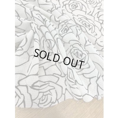 画像6: 生地：透かし編みポリエステル100％薔薇柄プリント（白／黒）