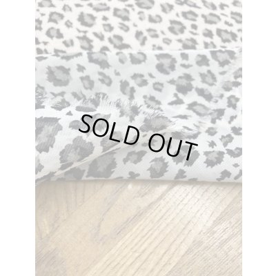 画像4: 生地：ヒョウ柄プリントポリエステル（白／グレー／黒）