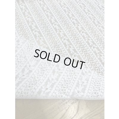 画像3: 生地：ポリ100％花柄ボーダーレース（オフ白）