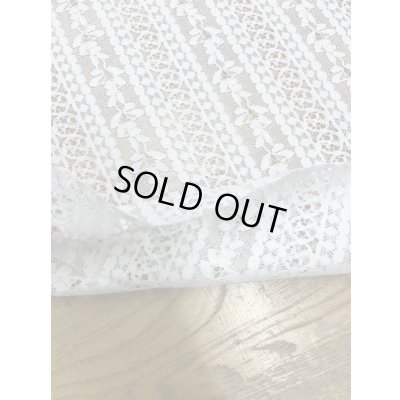 画像4: 生地：ポリ100％花柄ボーダーレース（オフ白）