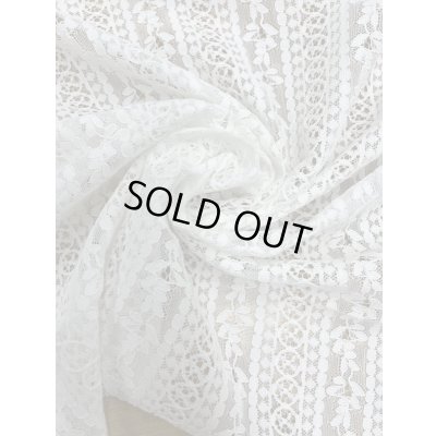 画像6: 生地：ポリ100％花柄ボーダーレース（オフ白）