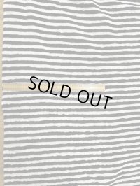 生地：綿ポリエステルボーダー柄ニット（白／黒）