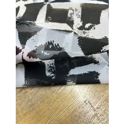 画像4: 生地:ペケペケプリントシフォン(白/黒)
