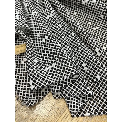 画像5: 生地:ポリエステル100%ちりめん風プリント(生成/茶)