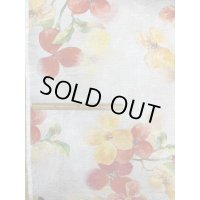 生地：綿100％BIGフラワー柄プリント（薄グレー）