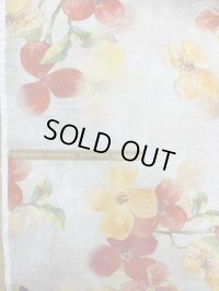 生地：綿100％BIGフラワー柄プリント（薄グレー）