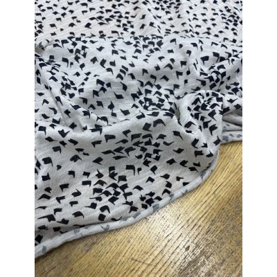 画像4: 生地：綿100％柄プリント天竺ニット（グレージュ／黒）