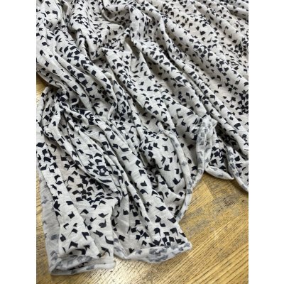 画像5: 生地：綿100％柄プリント天竺ニット（グレージュ／黒）