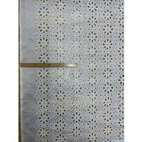 生地：綿ポリ花柄刺繍レース（白）