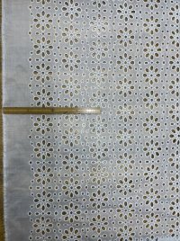 生地：綿ポリ花柄刺繍レース（白）