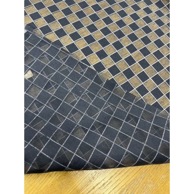 画像3: 生地:ポリエステル100%シアー素材格子柄(紺)