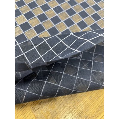 画像4: 生地:ポリエステル100%シアー素材格子柄(紺)