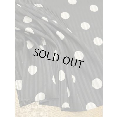 画像7: 生地：ポリストレッチサテンジャガード水玉柄プリント（黒／生成）