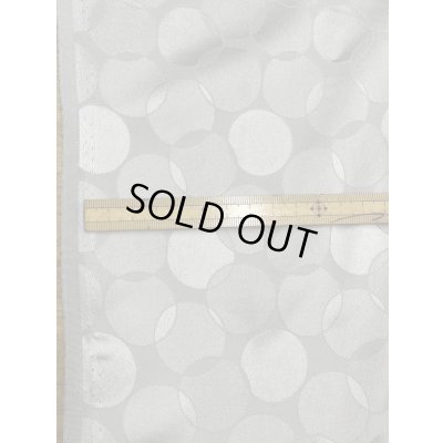 画像2: 生地：ポリストレッチサテンジャガード織り（グレージュ）