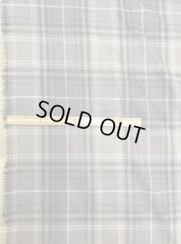 生地：チェック織り薄手ウール（ベージュ）