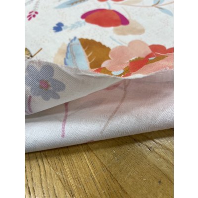 画像4: 生地:綿100%レトロフラワー柄プリント(生成/赤)