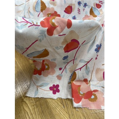 画像7: 生地:綿100%レトロフラワー柄プリント(生成/赤)