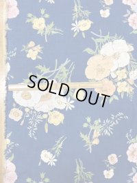 生地：綿100％フラワー柄コットンブロード（明るい紺）