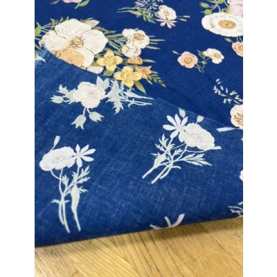 画像3: 生地:綿100%フラワー柄コットンブロード(明るい紺)