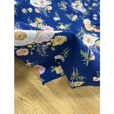 画像7: 生地:綿100%フラワー柄コットンブロード(明るい紺)