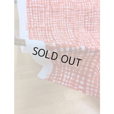 画像4: 生地：手書き風チェック柄ポリプリント（白／朱赤）