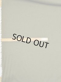 生地：ウールサージ（オリーブグリーン）