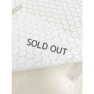 画像3: 生地:綿ナイロン混 サークルドット柄ラッセルレース生地(クリーム)