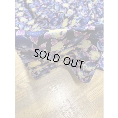 画像8: 生地：ポリエステル100％フルーツ柄プリント生地（紺地）