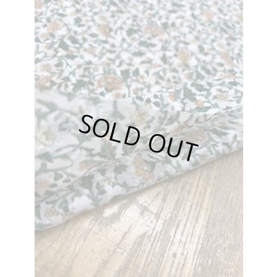 画像4: 生地：ポリ100％小花柄カットジャカード（ホワイト×イエロー×グリーン）