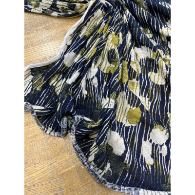 画像5: 生地：綿100％ ラフィーガーゼ天竺 ストライプ花柄プリント（ネイビー／カーキ系）