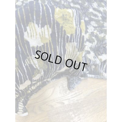 画像7: 生地：綿100％ ラフィーガーゼ天竺 ストライプ花柄プリント（ネイビー／カーキ系）