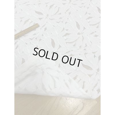 画像3: 生地:綿100%花柄カットジャガード(オフ白)