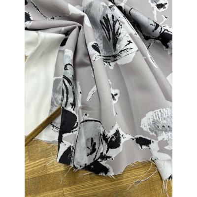 画像6: 生地：ポリエステル100％大柄フラワープリント（グレージュ×白黒）