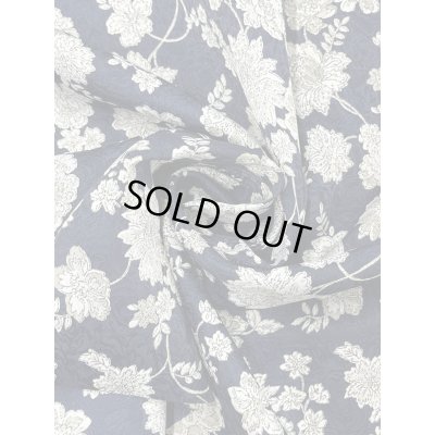 画像8: 生地:ポリエステル100%ジャガード織り花柄プリント生地(紺/白・グレー)