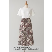 生地：ポリエステル100％ペイズリーバンダナパッチワーク柄プリント（白地）
