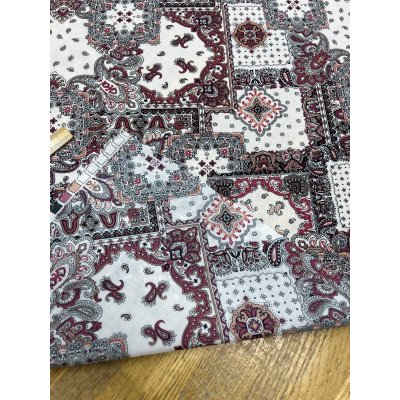 画像4: 生地:ポリエステル100%ペイズリーバンダナパッチワーク柄プリント(白地)