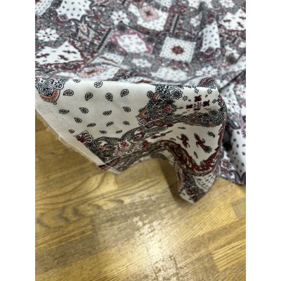 画像8: 生地:ポリエステル100%ペイズリーバンダナパッチワーク柄プリント(白地)