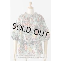 生地：ポリエステル100％セミダルデシンカラフルプリント（白地）