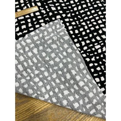 画像4: 生地：綿100％モノトーン手書き風チェック 天竺ニット（白／黒）